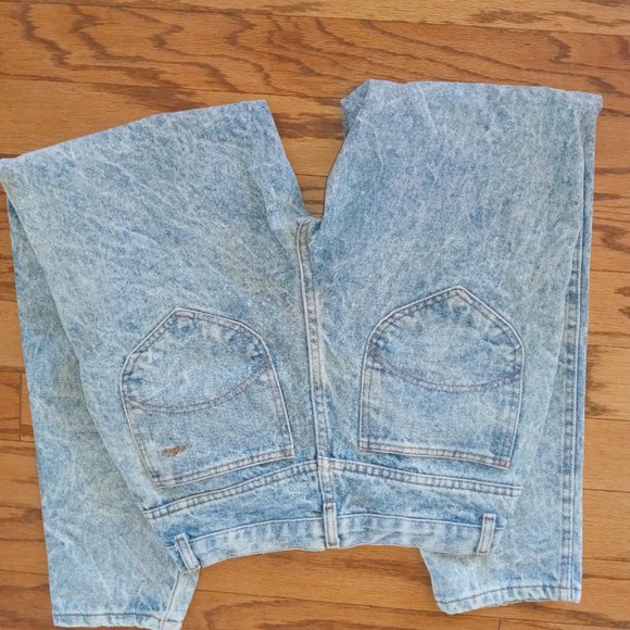 Vintage Chic High Waisted Acid Wash Jeans - Picture 10 of 10